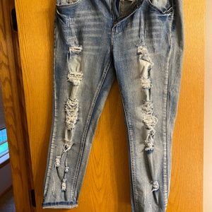 Sweet Look ripped crop/capri jeans Size 14